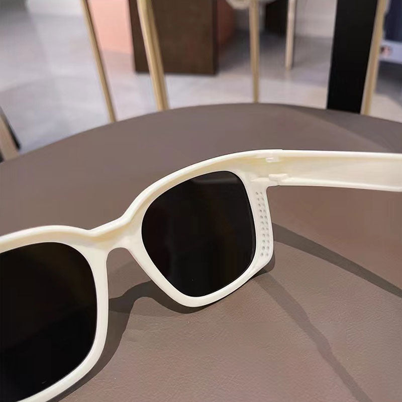Polarised ultraviolet anti-myopia sunglasses