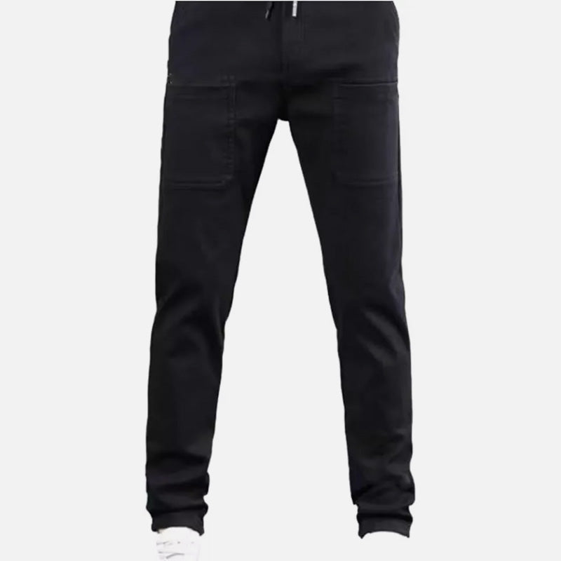 Durable cargo pants with high stretch content and several pockets