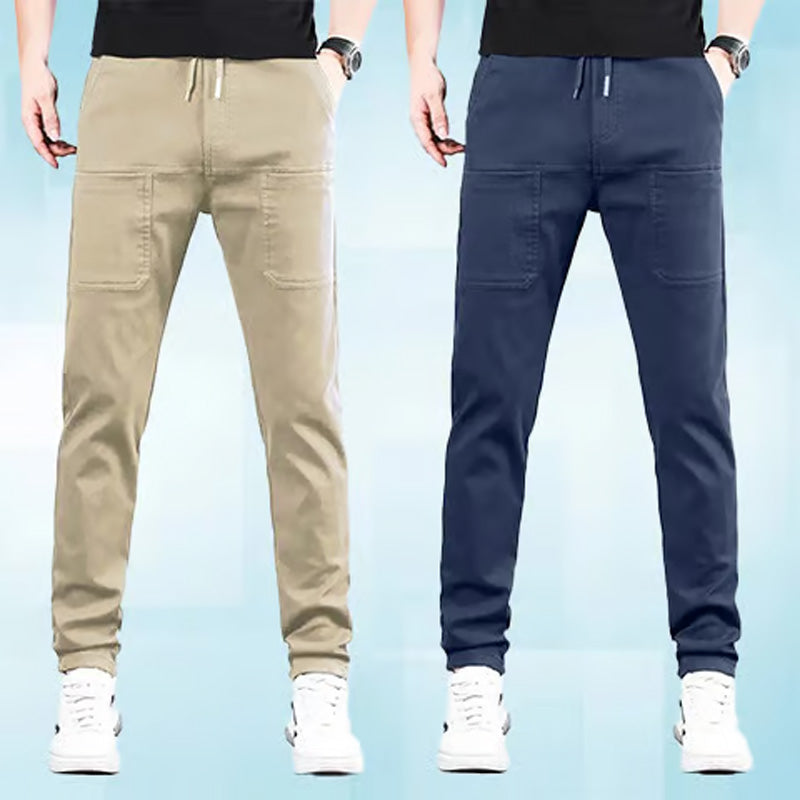 Durable cargo pants with high stretch content and several pockets