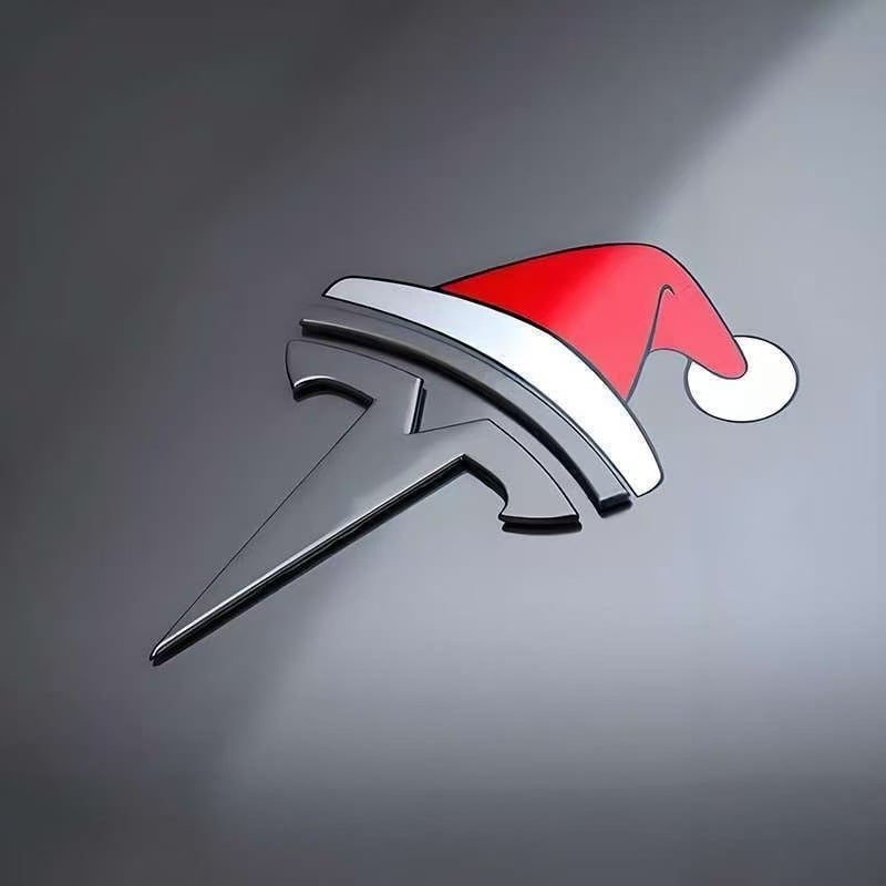 🎅🚗 Santa Hat Car Emblem Overlay — Waterproof, Reusable Holiday Decoration for Any Car Badge